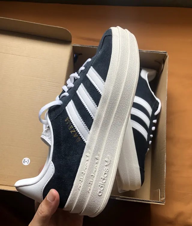 Review of Adidas Gazelle Bold Shoes, Maintain Classic Design Heritage with an Interesting Twist