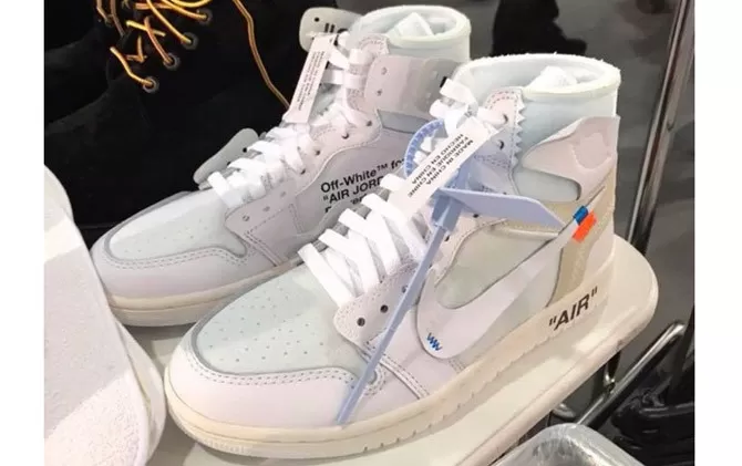 Termahal, Nike series Air Jordan Off White 1 Dijual Seharga Motor