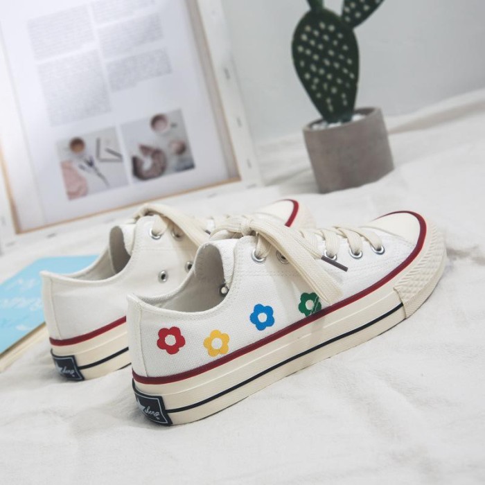 Sneakers Wanita Motif Bunga: Sepatu OOTD Cewek Casual Terlaris